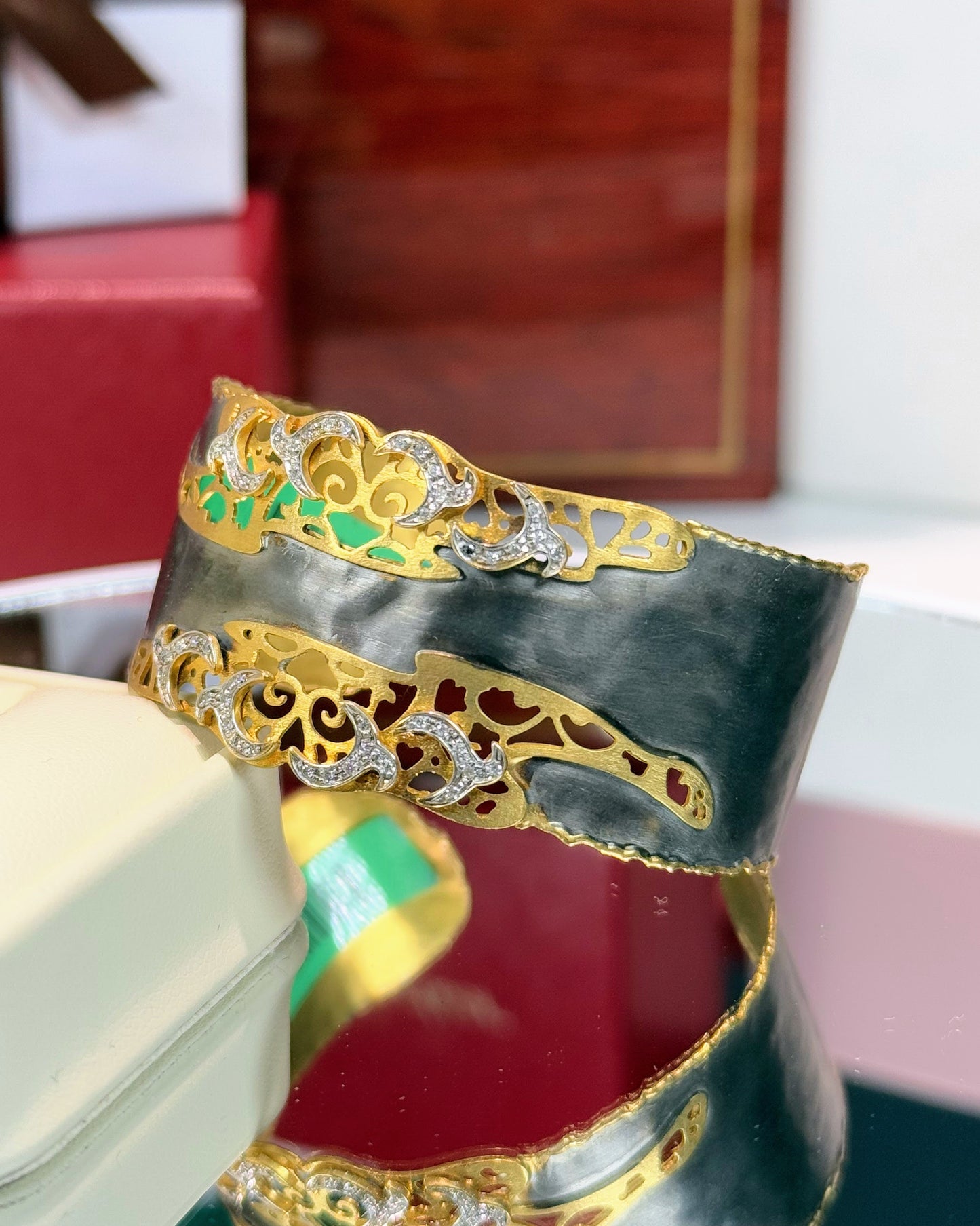 18k Yellow Gold Filigree Blackened Wristband