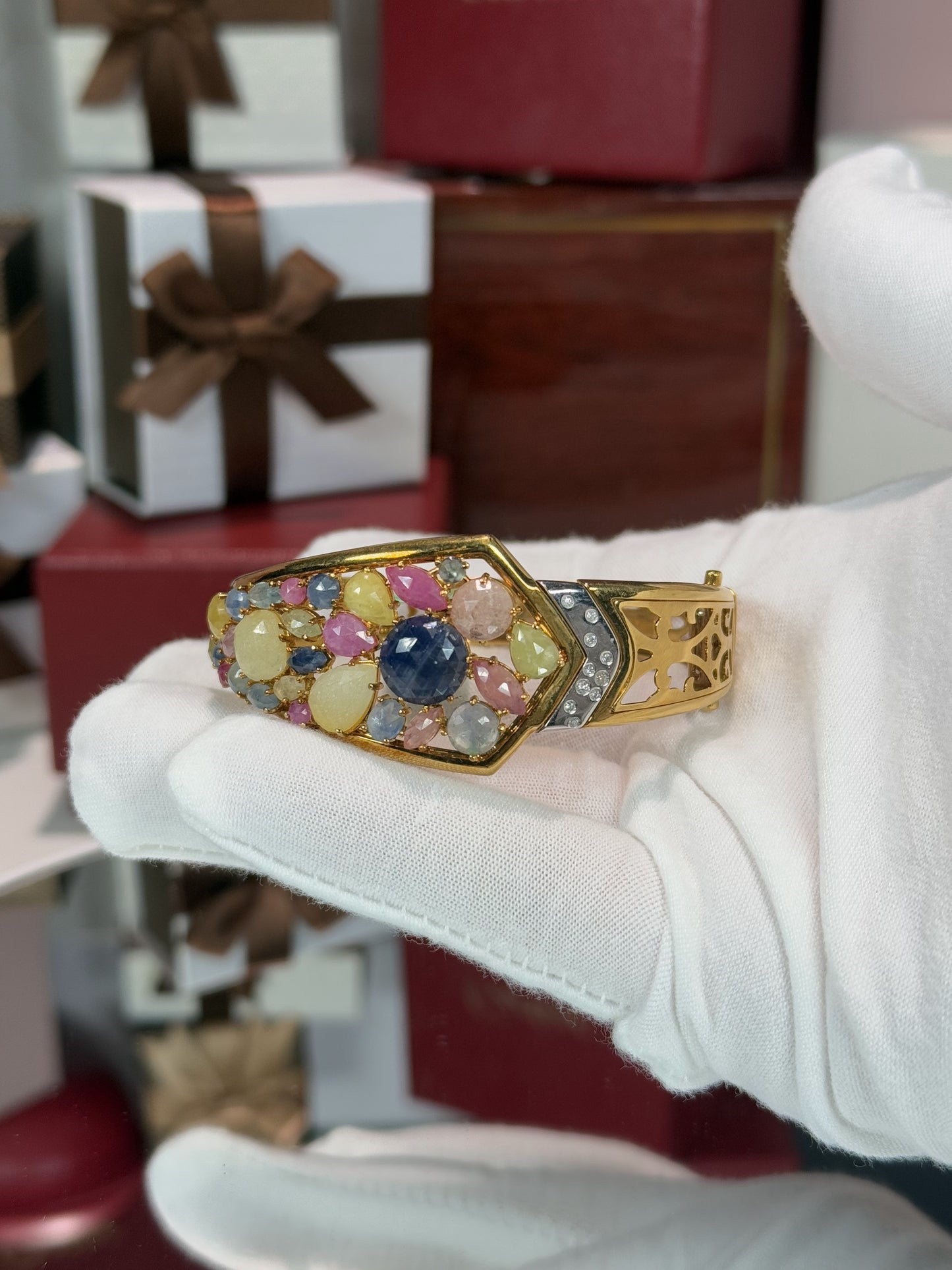 18k Yellow Gold Assorted Color Stone Bangle
