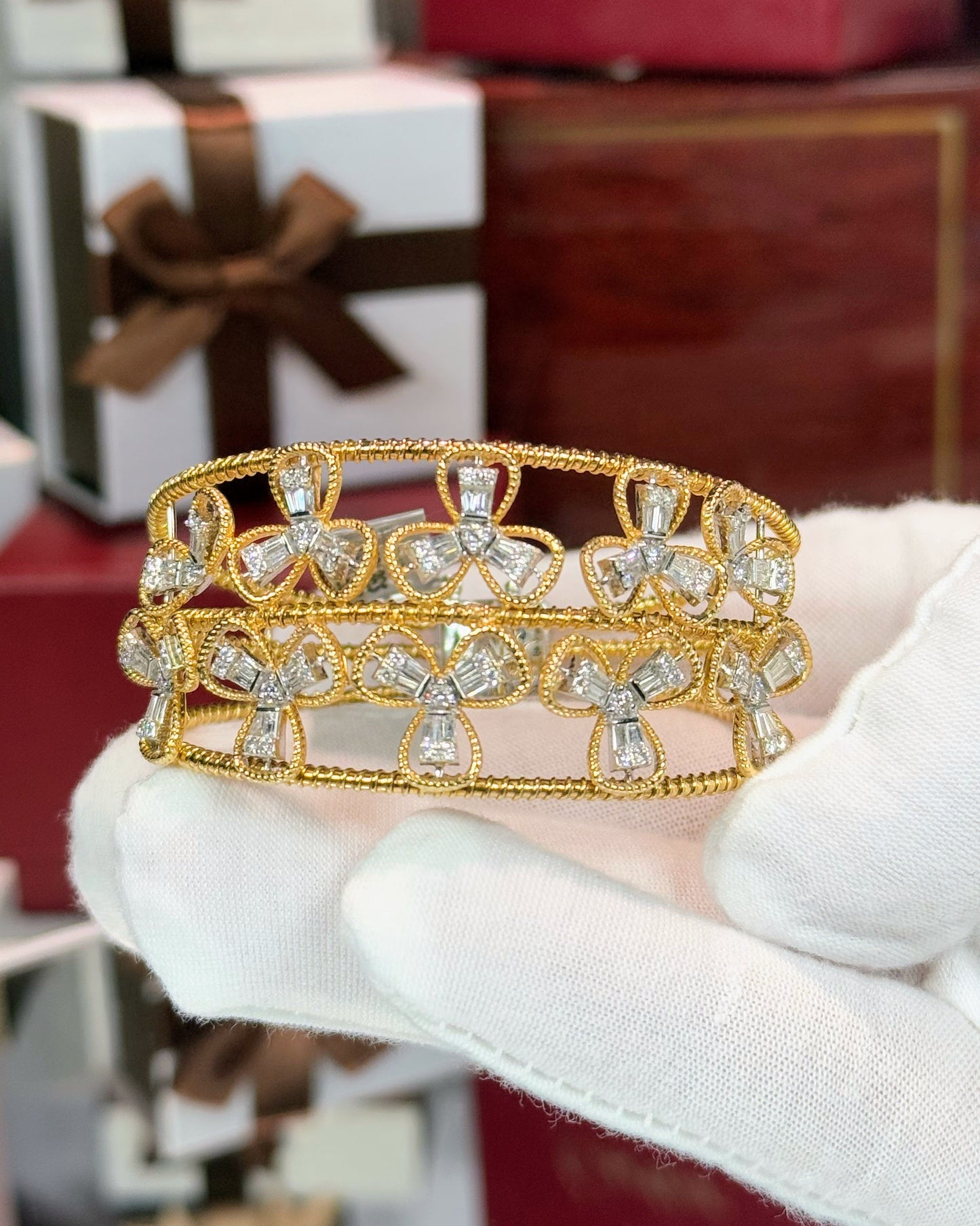 14k Yellow Gold Clover Layers Diamond Bracelet