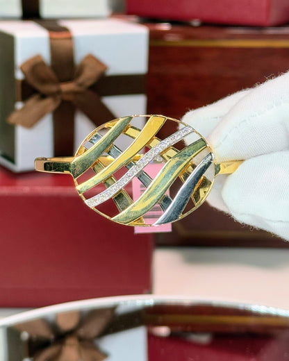 14k Yellow Gold Bangle