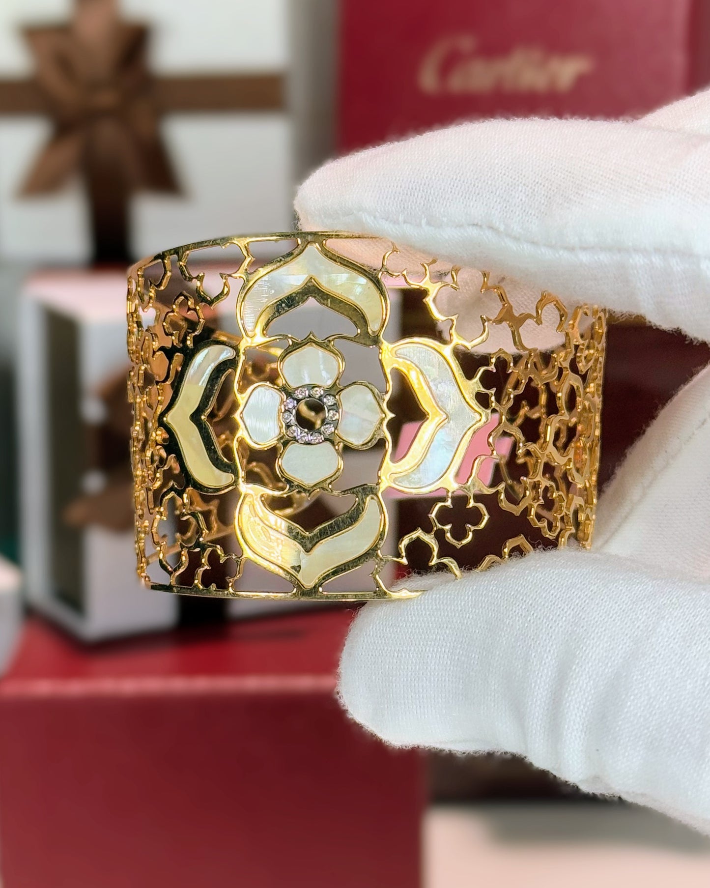 MoP Floral Pattern 14k Yellow Gold Waistband
