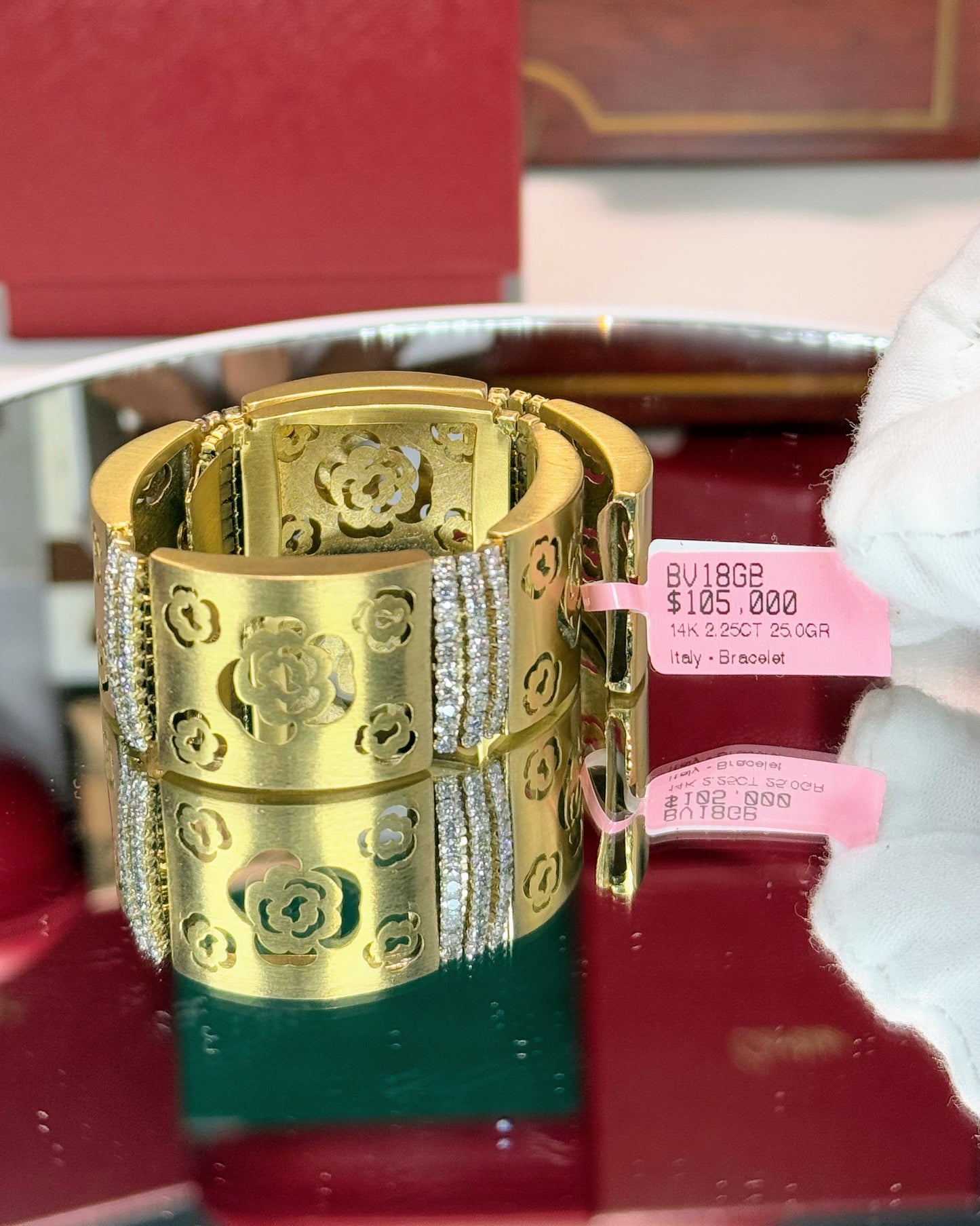 Floral Pattern 14k Yellow Gold Diamond Bracelet