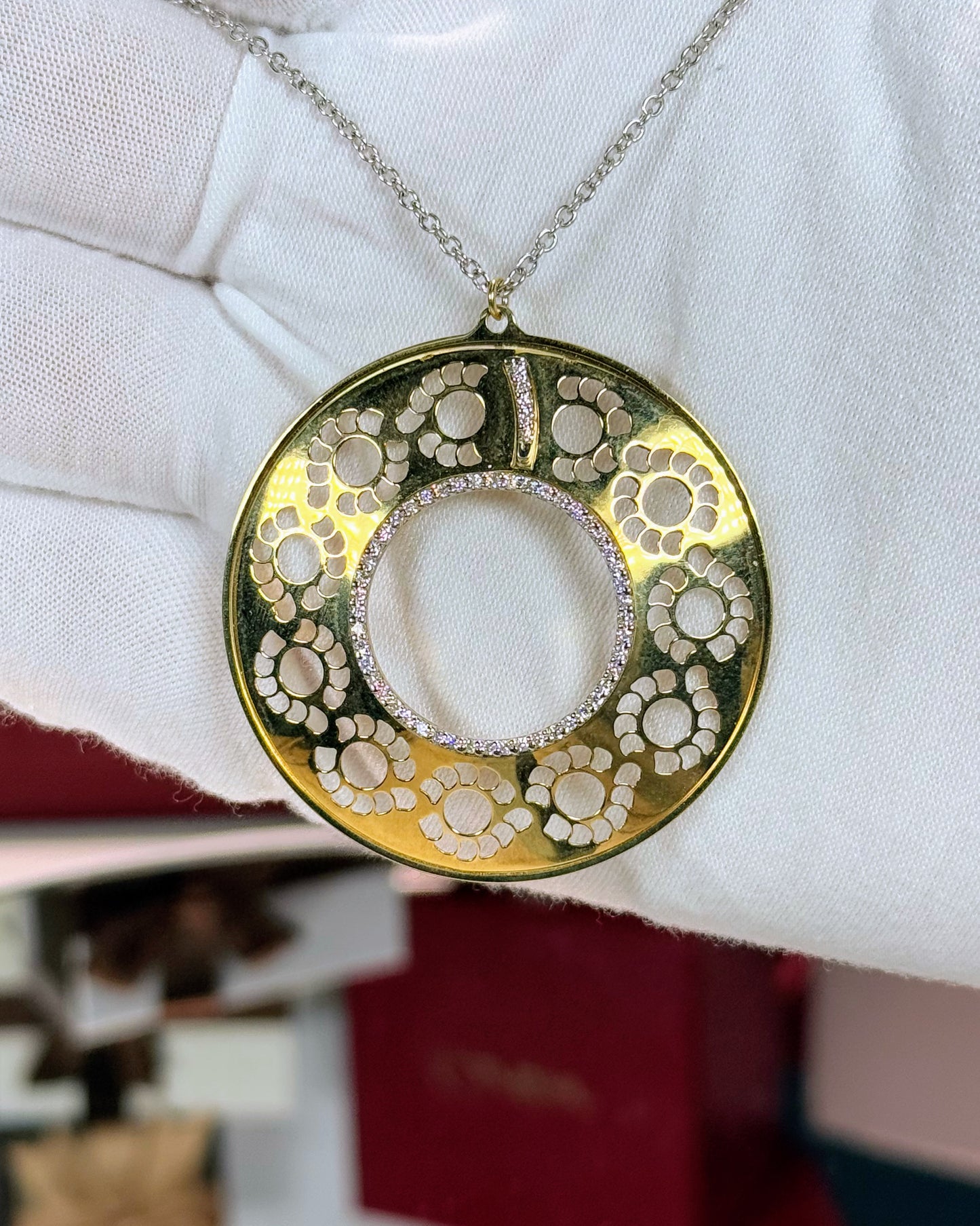 Filigree Donut Diamond Pandent Yellow Gold Necklae