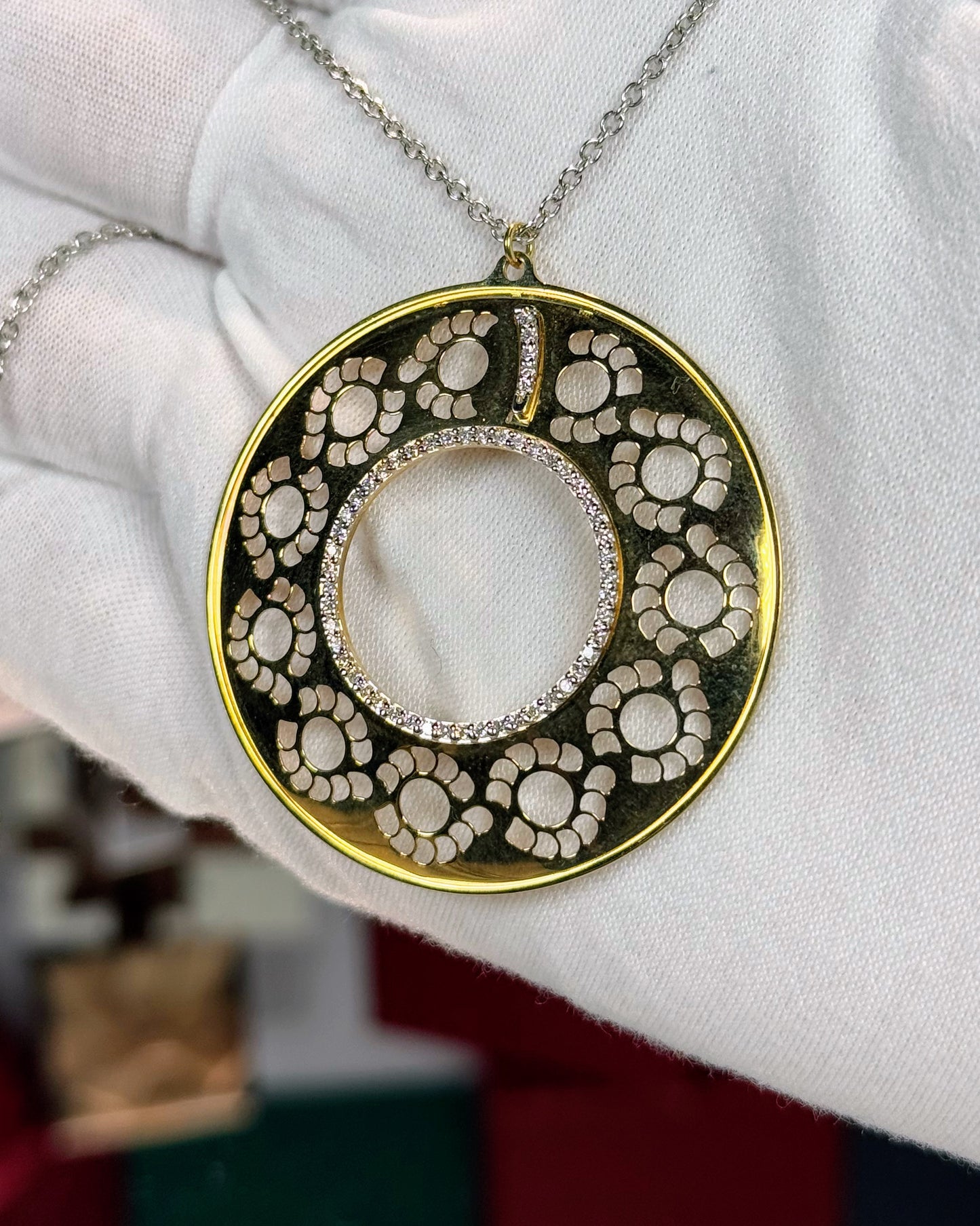 Filigree Donut Diamond Pandent Yellow Gold Necklae