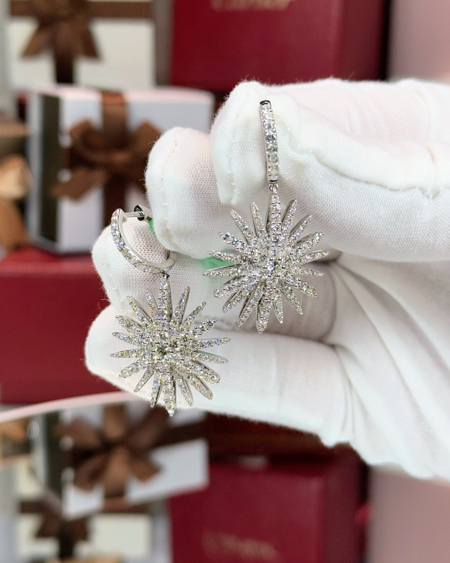 18k White Gold Star Diamond Earrings