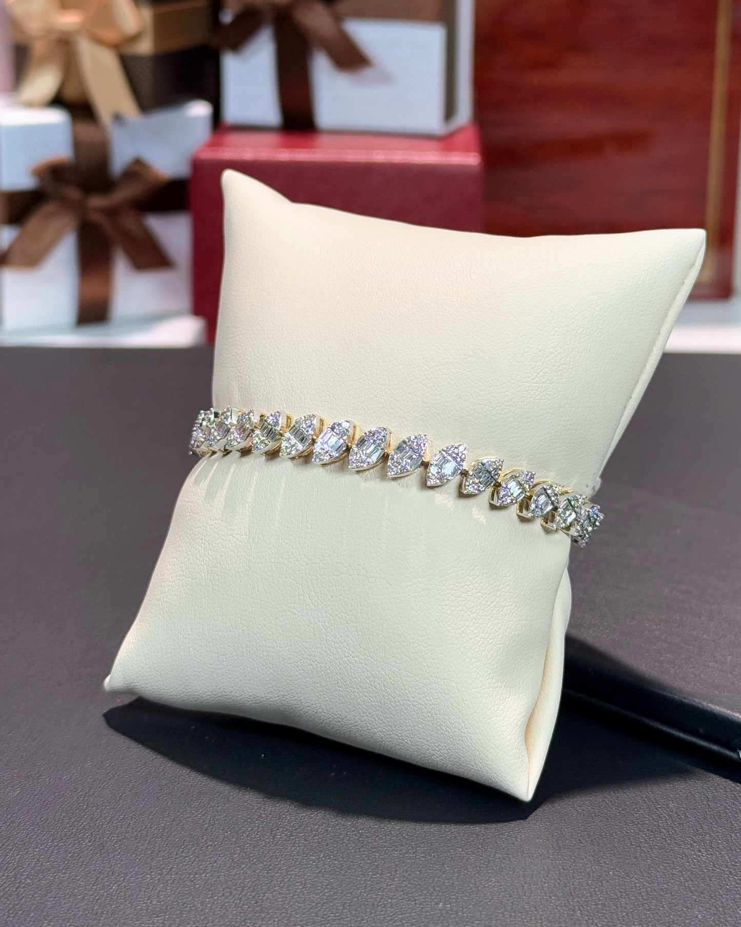 14k Yellow Gold Diamond Bracelet