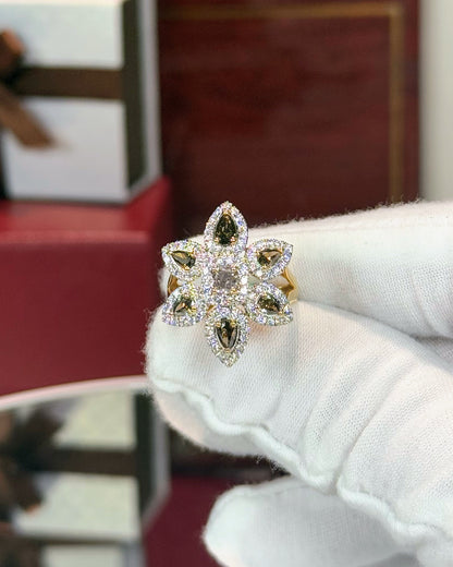 Fancy Color Diamond 18k Yellow Gold Flower Ring