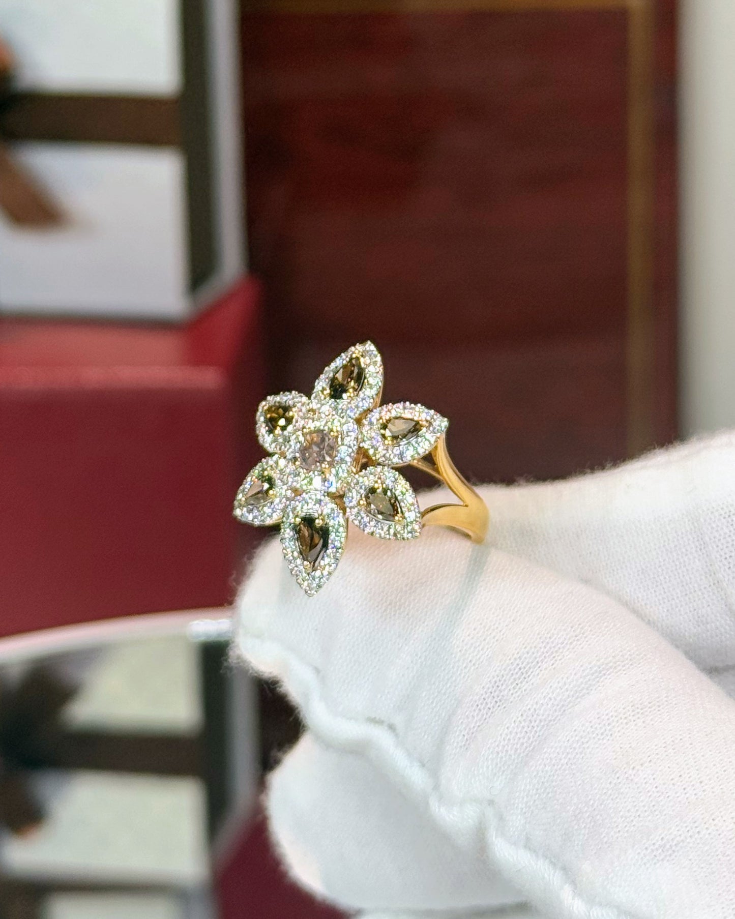 Fancy Color Diamond 18k Yellow Gold Flower Ring