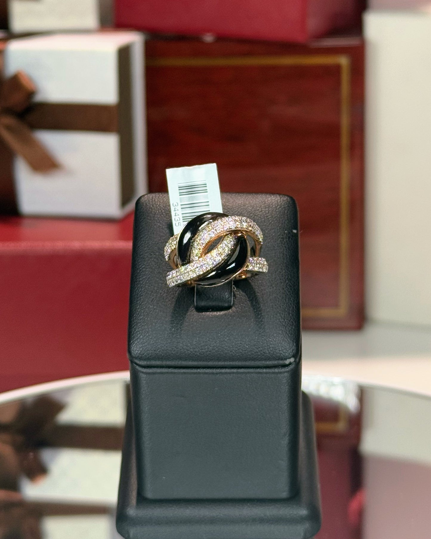 Interlocking Rings Design 14k Rose Gold Diamond Ring