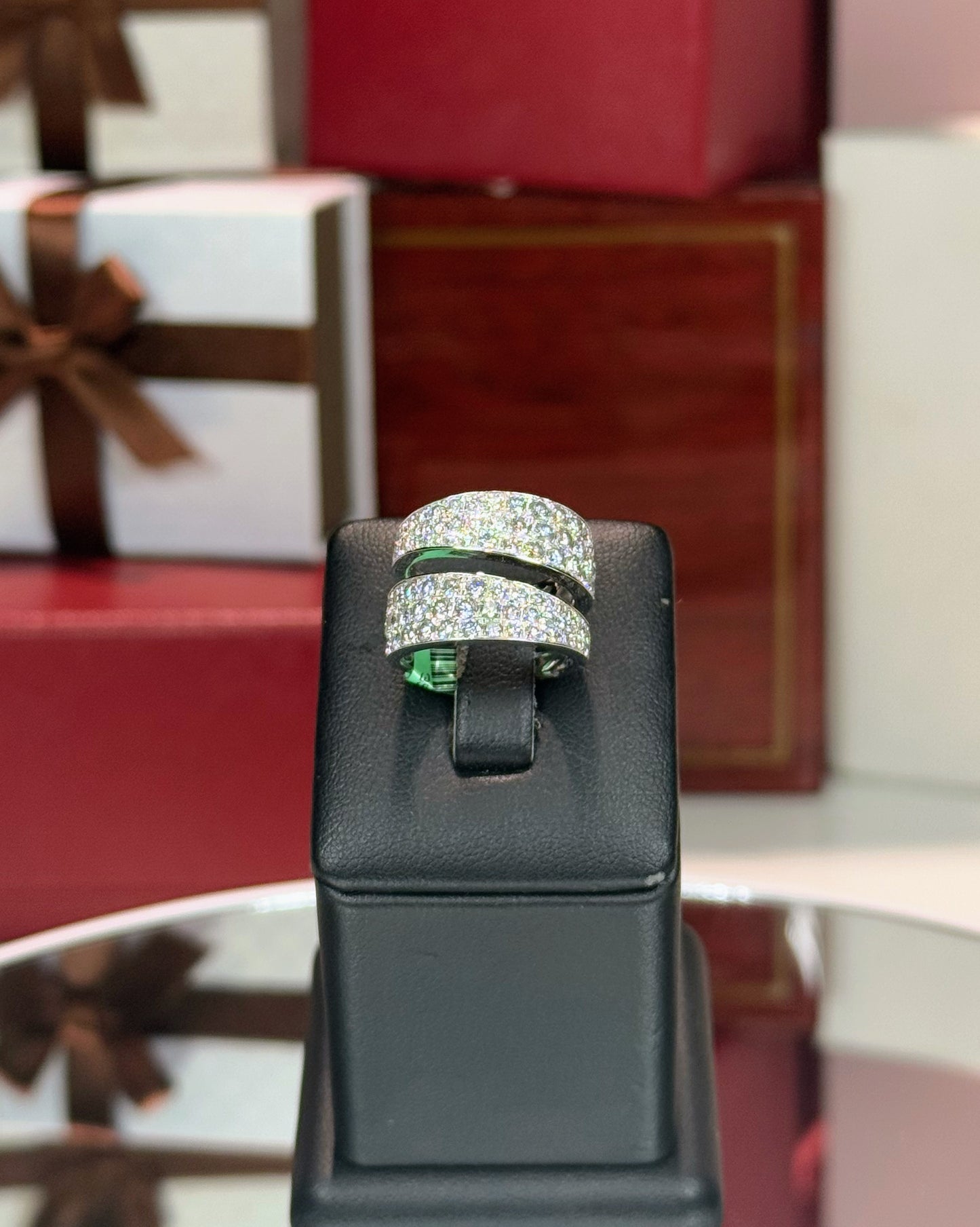 18k White Gold Canyon Design Diamond Ring