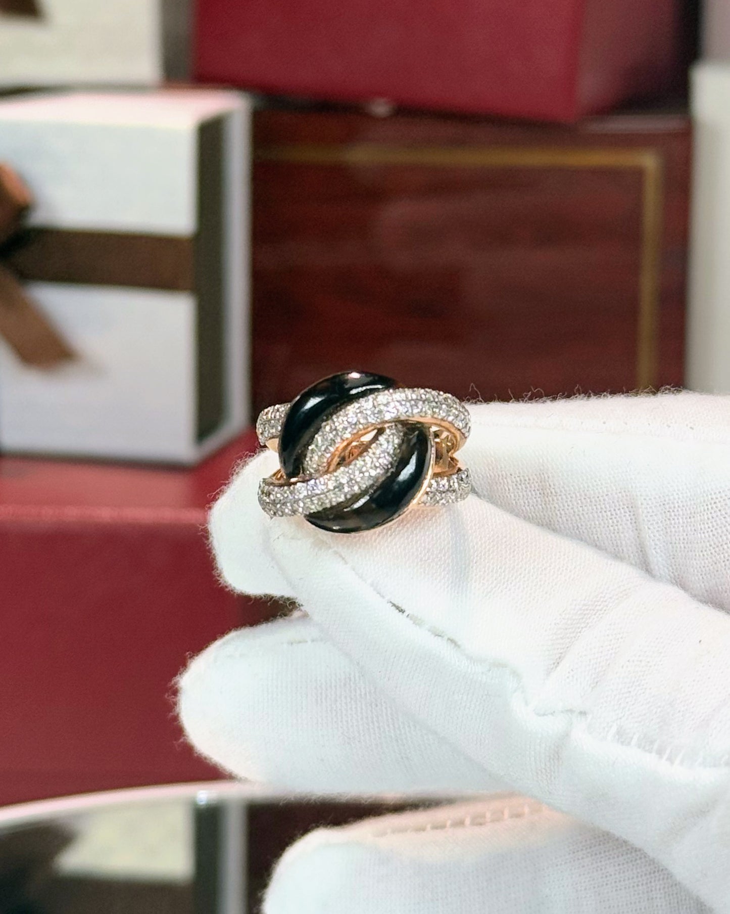 Interlocking Rings Design 14k Rose Gold Diamond Ring