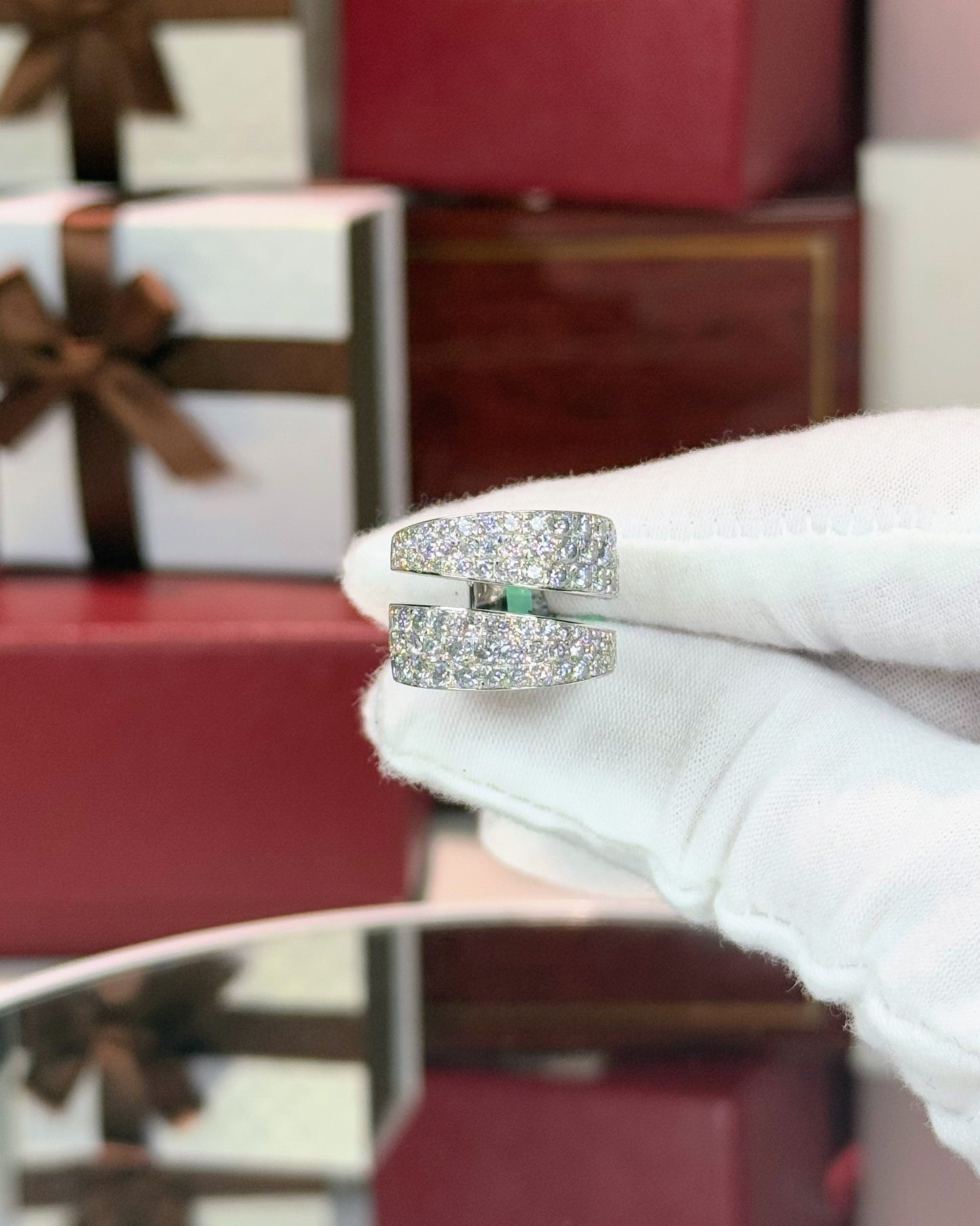18k White Gold Canyon Design Diamond Ring
