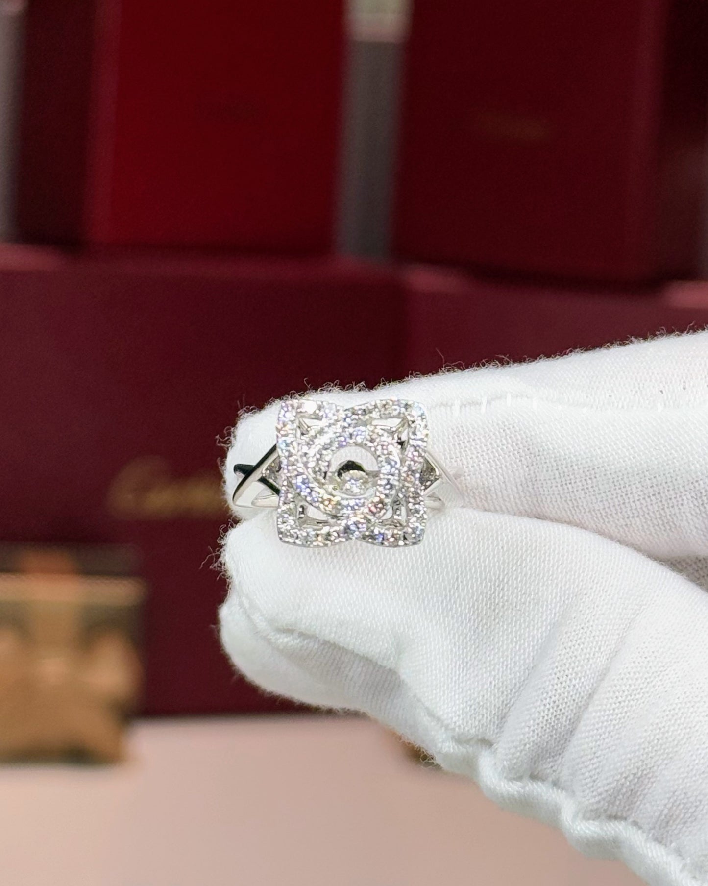 14k White Gold Dancing Diamond Cross Shank Ring