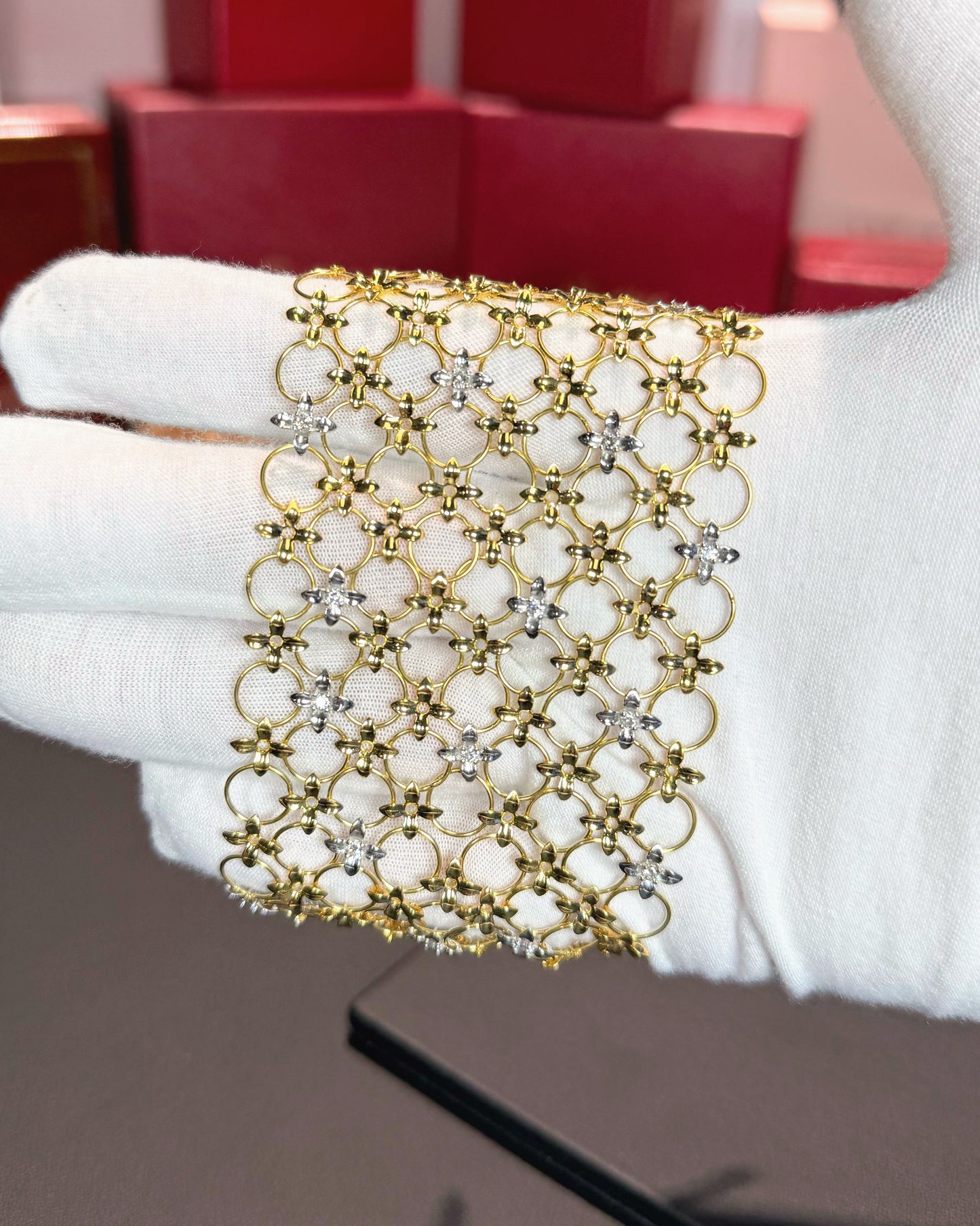 14k Yellow Gold Flowers Bracelet