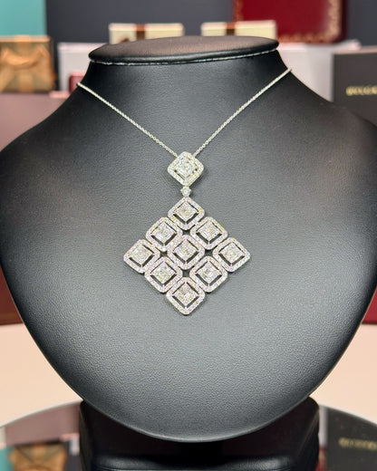 14k White Gold Diamond Cluster Pendant Necklace