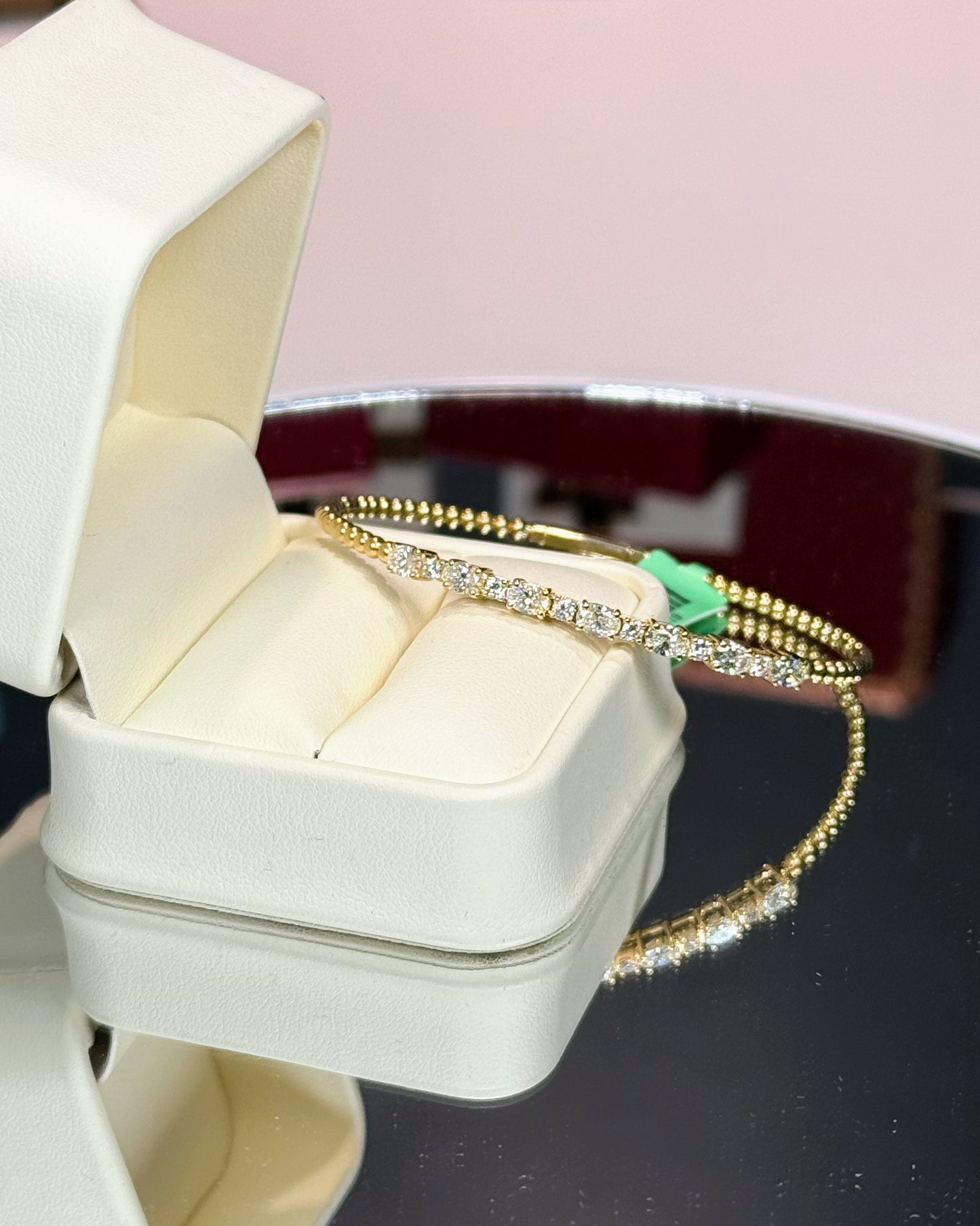 18k Yellow Gold Single Row Diamond Bangle