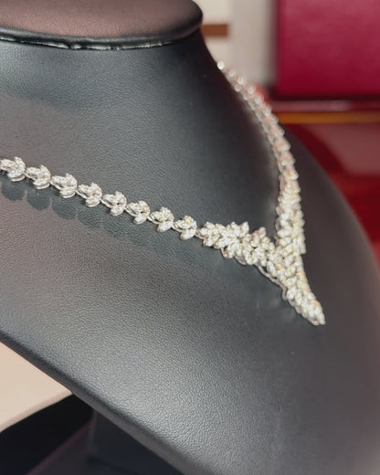 Leafy Pattern 14k White Gold Diamond Necklace