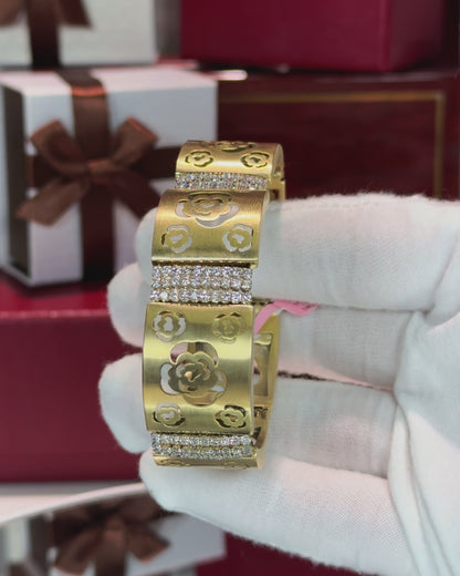 Floral Pattern 14k Yellow Gold Diamond Bracelet