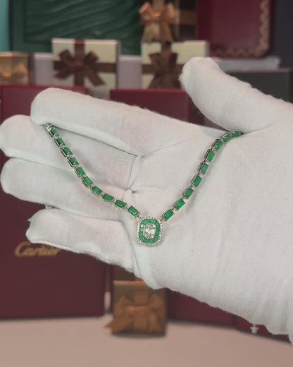 18k White Gold Emerald Chocker Necklace