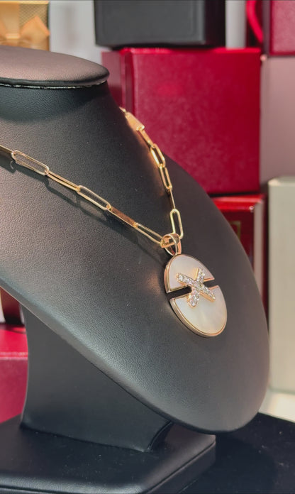 Mother of Pearl Round Purse Design 14k Yellow Gold Pendant Necklace