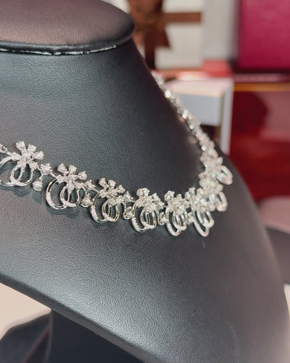 Floral Pattern 14k White Gold Diamond Necklace