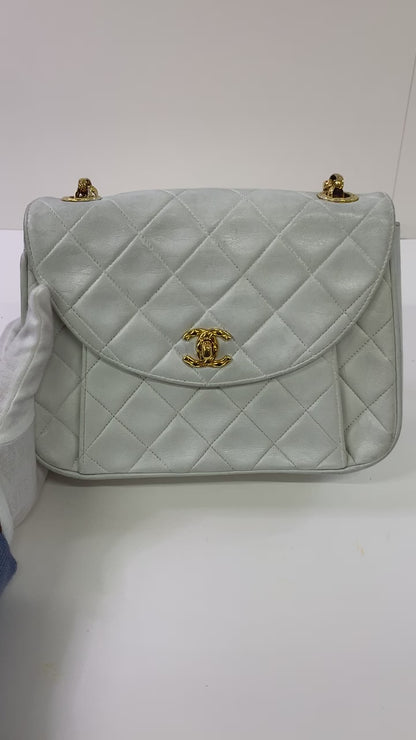 CHANEL Vintage Flap Bag, White, Lambskin Leather, Gold hardware